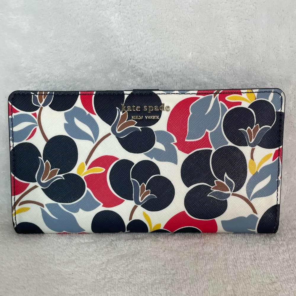Kate Spade ♠️ Carmen Breezy Floral Large Slim BiFold Wallet